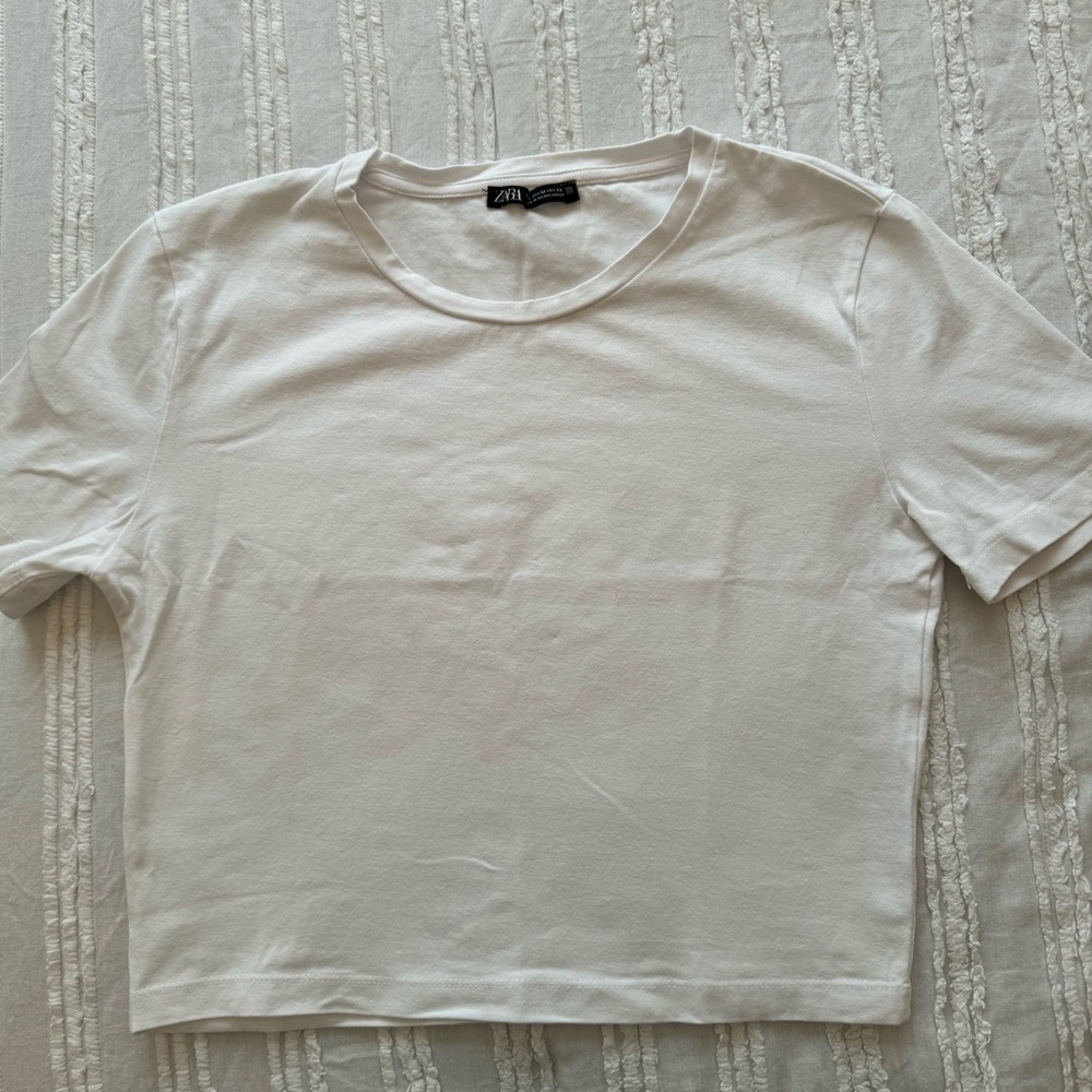 Zara Women’s Plain white t-shirt size Medium